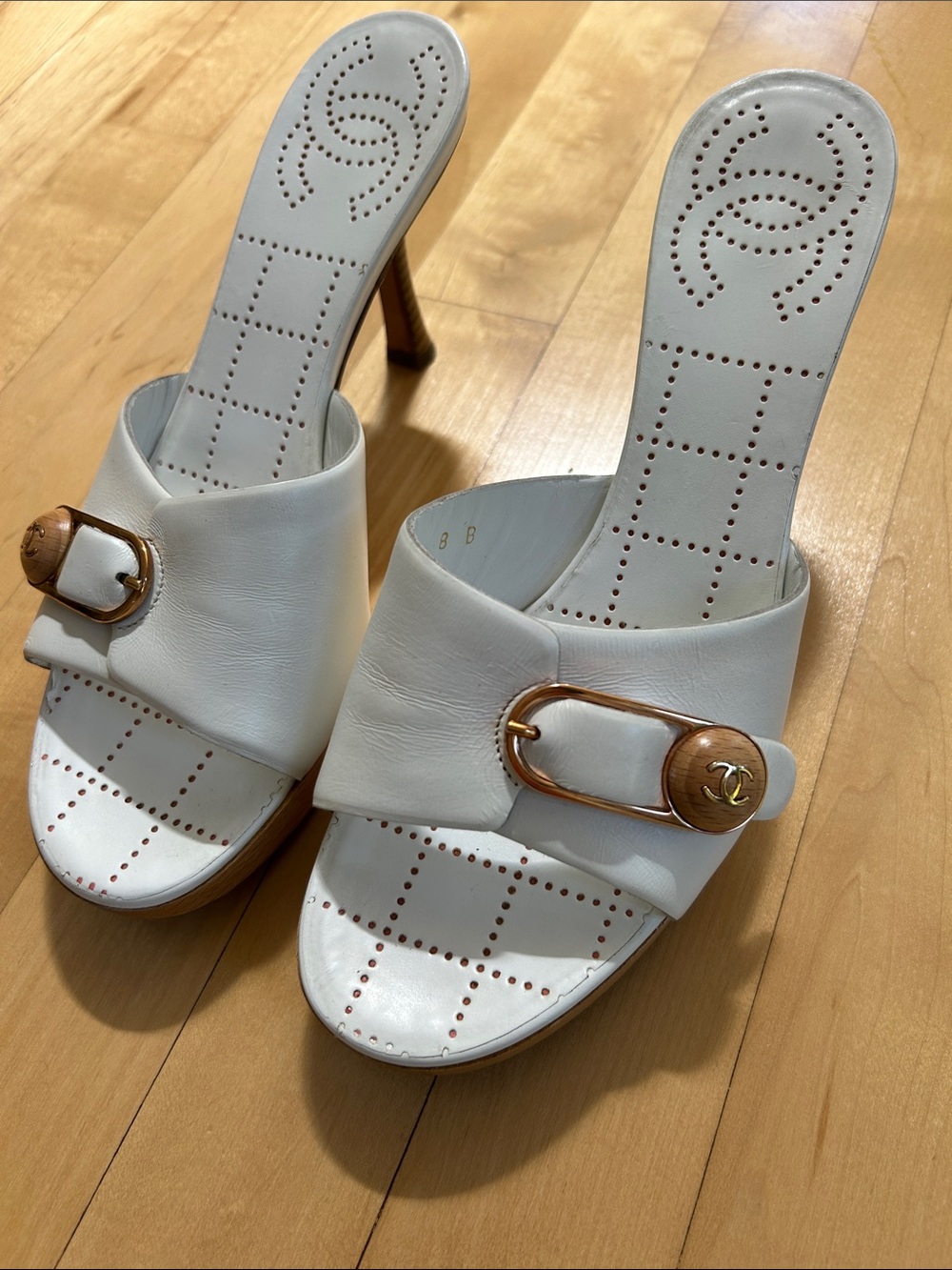 CHANEL White Leather Slide Mules with Gold & Wood Buckle - Picture 1 of 4